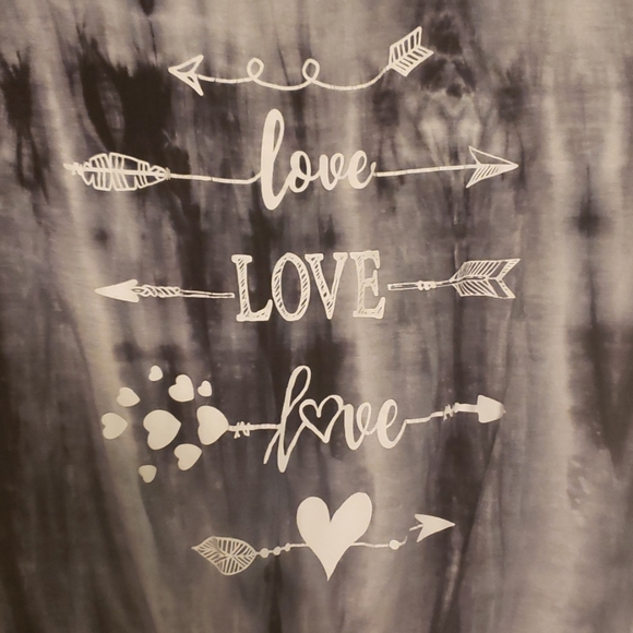 2 for 10 Summer clearout! Gray Tye-Dye Tied Shirt - Picture 3 of 4